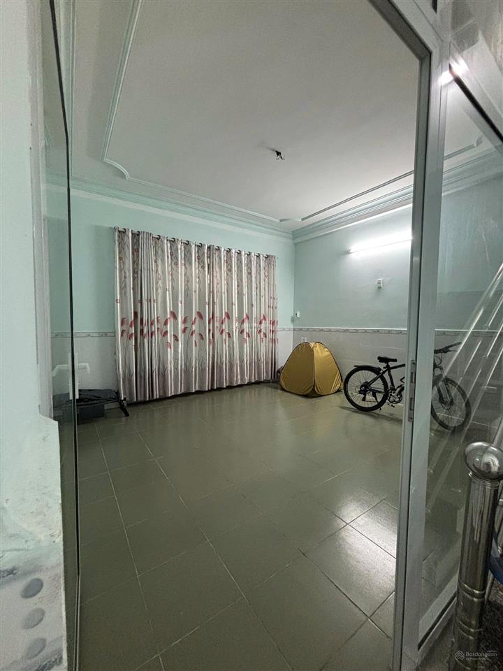 Tìm 12 nữ ở ghép nhà nguyên căn 4pm. bếp, nvs riêng. gần trường đh nguyễn tất thành, cđ công nghệ.