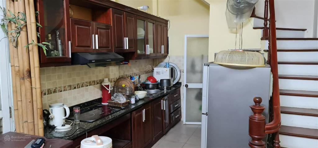 Cho thuê nhà đội cấn 5 tầng 3 pn 28m² full đồ giá 12 triệu