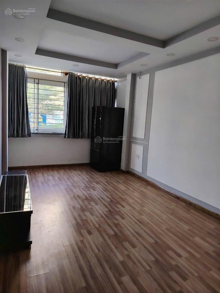 Hxh 3 tháng 2 q10 , 5 tầng btct  30m ra mặt tiền  giảm 1,5 tỷ còn nhỉnh 8 tỷ