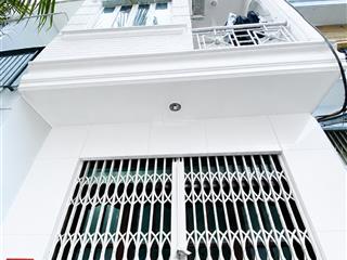 Căn hộ dịch vụ 7pn, 4 tầng ngay sát mt hồ bá kiện, q.10  giảm 1,2 tỷ bán gấp chỉ còn 7,3 tỷ
