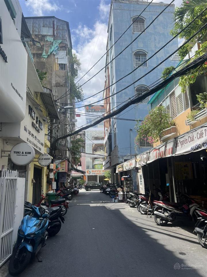Cần tiền bán gấp nhà 5x14m, 2 mặt tiền hẻm xe hơi thông võ văn tần, q.3  nhà cũ tiện xây mới