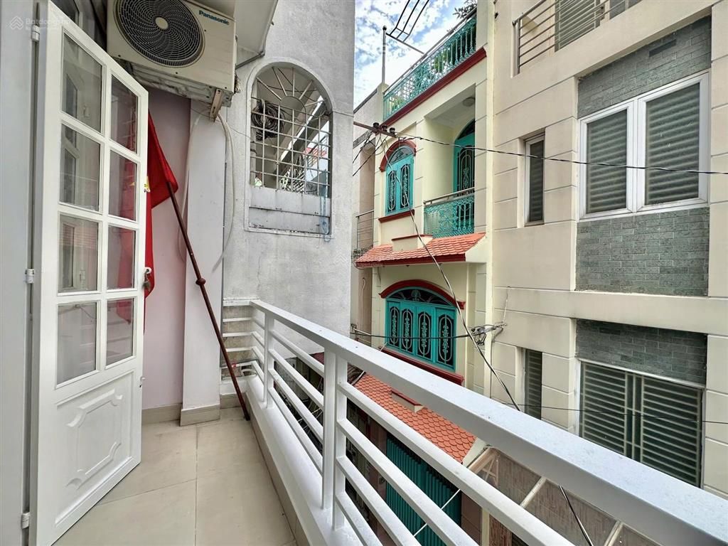 Bán gấp nhà riêng 70,8 m2, 4 tầng, 11pn, 11wc tại nguyễn thời trung, p 6, q5 chỉ nhỉnh 9 tỷ