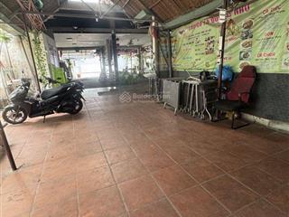 Đất đẹp đối diện công viên 10mx11m tặng quán mái lá