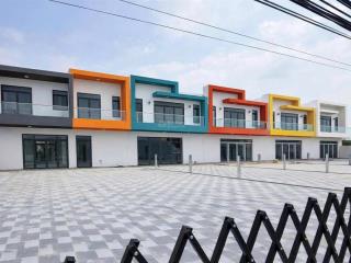 Nhà gần chợ bình chánh tặng full nội thất chỉ cần xách vali vào ở