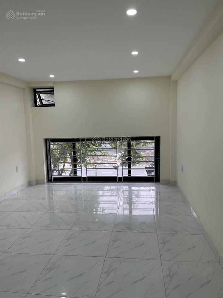 Chính chủ gửi bán nhà thường tín dt50m2 giá 4 tỷ ô tô ngủ trong nhà . nhà hai mặt tiền