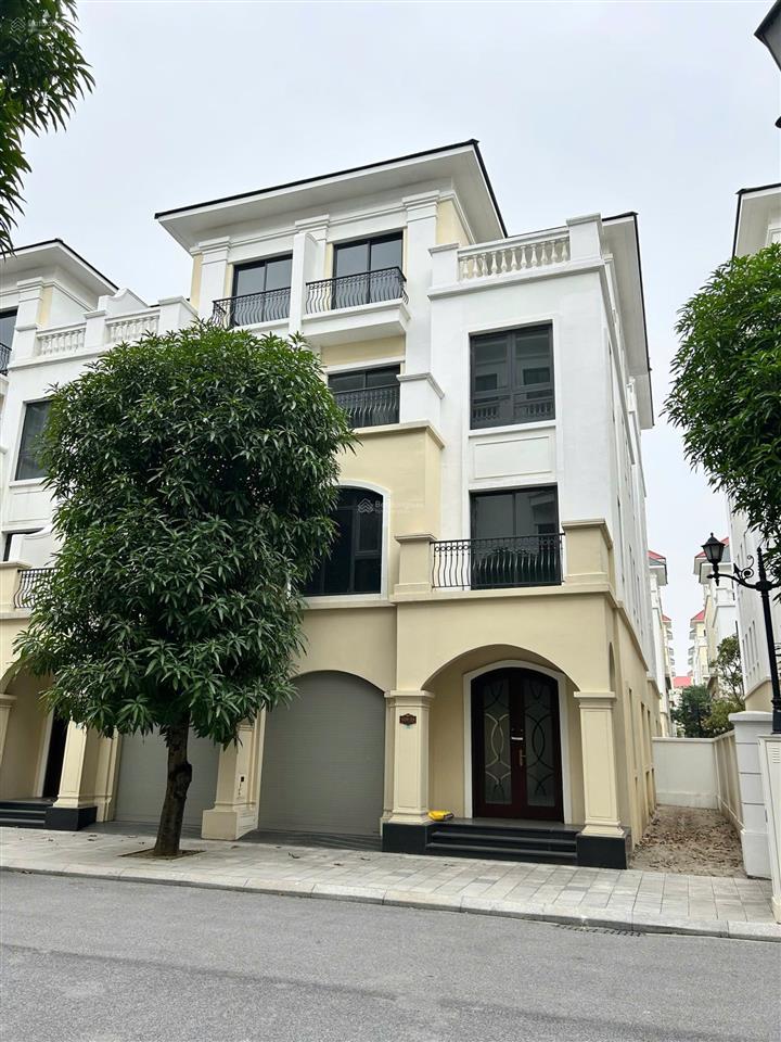 Biệt thự san hô 144m²  5 tầng  gần hồ hướng  đông nam  ở rất sướng  giá 18 tỷ