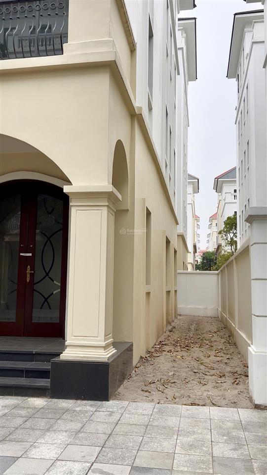 Biệt thự san hô 144m²  5 tầng  gần hồ hướng  đông nam  ở rất sướng  giá 18 tỷ