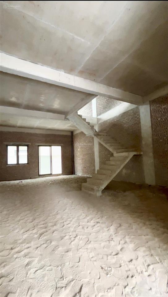 Biệt thự san hô 144m²  5 tầng  gần hồ hướng  đông nam  ở rất sướng  giá 18 tỷ