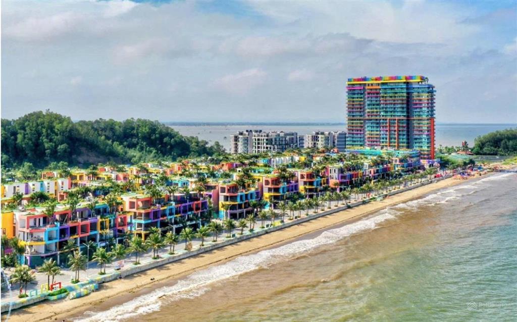 Cần tiền bán gấp căn shop khu b có công viên ở giữa, vị trí sát biển  0942 899 ***