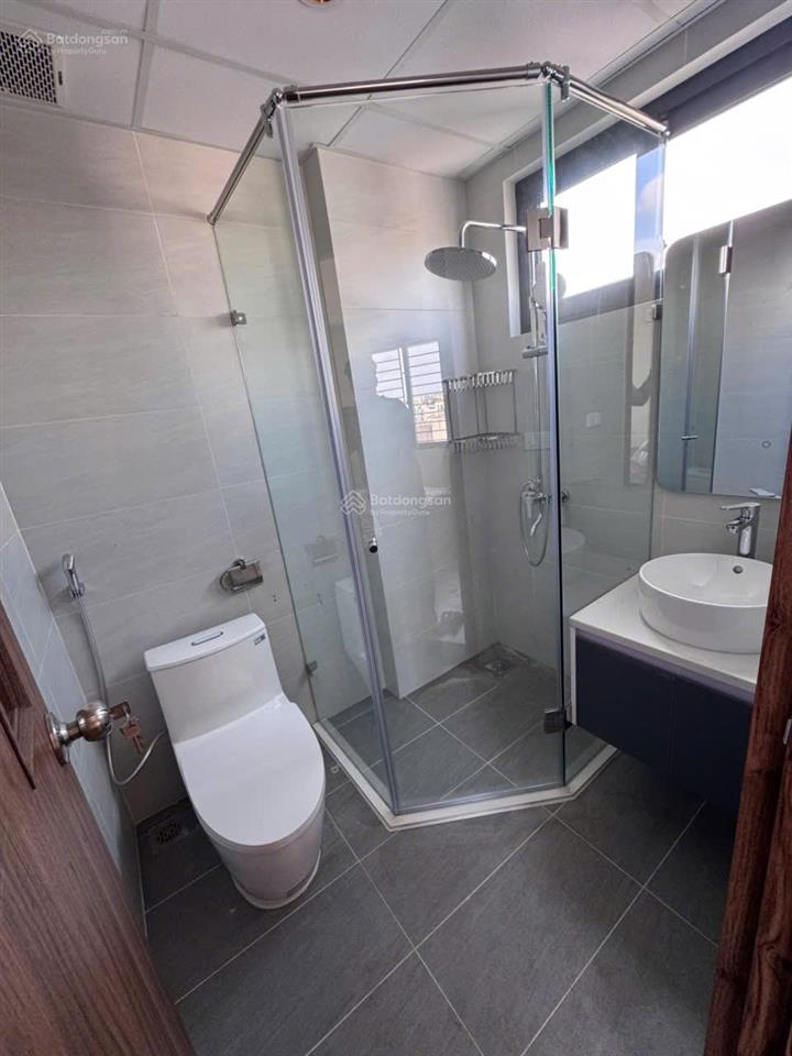 Cho thuê căn hộ 3ngủ1khách3wc siêu rộng ở long biên 200m2