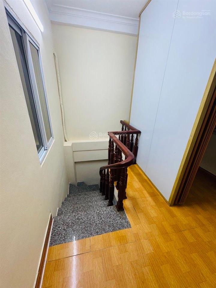 Bán nhà 3 tầng đẹp ở ngay tại gia lâm chỉ hơn 4tỉkhu vực phát triển nhanh đông đúc3 phòng ngủ