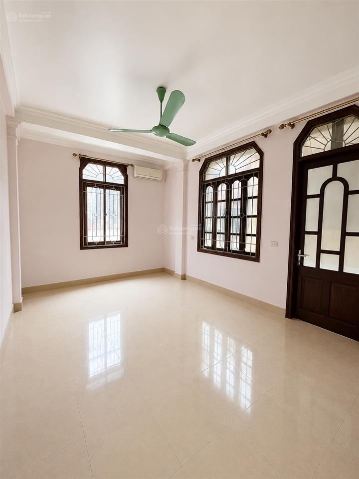 Bán nhà 4 tầng tại trâu quỳ gia lâmngay sát học viện nông nghiệpđường oto 7c vào nhànhà bề thế