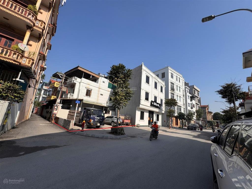 (chính chủ) bán gấp mảnh đất tinh hoa lô góc, mặt phố phúc lợi, 77.2m2  mặt tiền 11m  283tr/m2