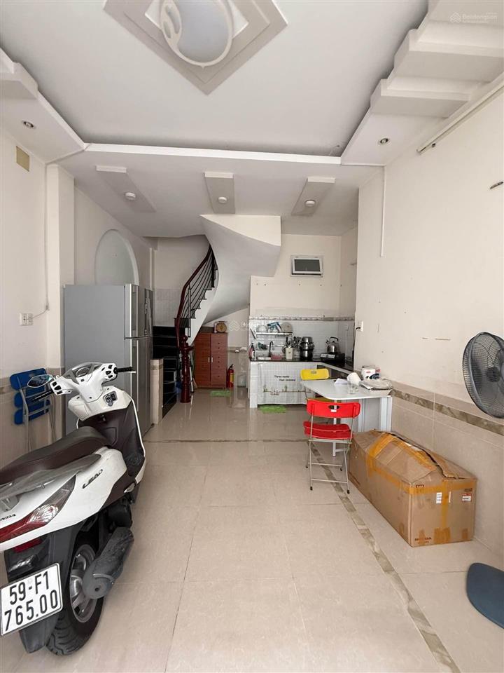 Trung tâm phú nhuận. nguyễn văn trỗi. nguyễn đình chính. nguyễn trọng tuyển.