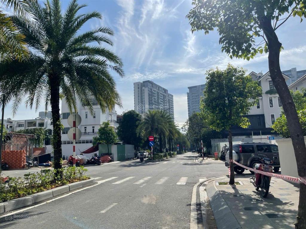 Cần bán nhanh đất nền nhà phố 140m2 đường 18m trục chính sài gòn mystery đảo kim cương q2