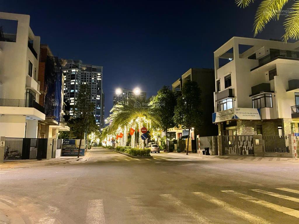 Cần bán nhanh đất nền nhà phố 140m2 đường 18m trục chính sài gòn mystery đảo kim cương q2