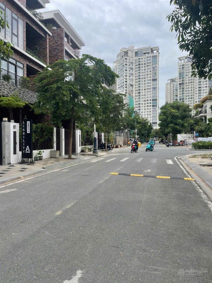 Bán nhanh nhà phố mới hoàn thiện full nội thất 126m2(7x18m) đường 12m thông khu kdc sài gòn mystery