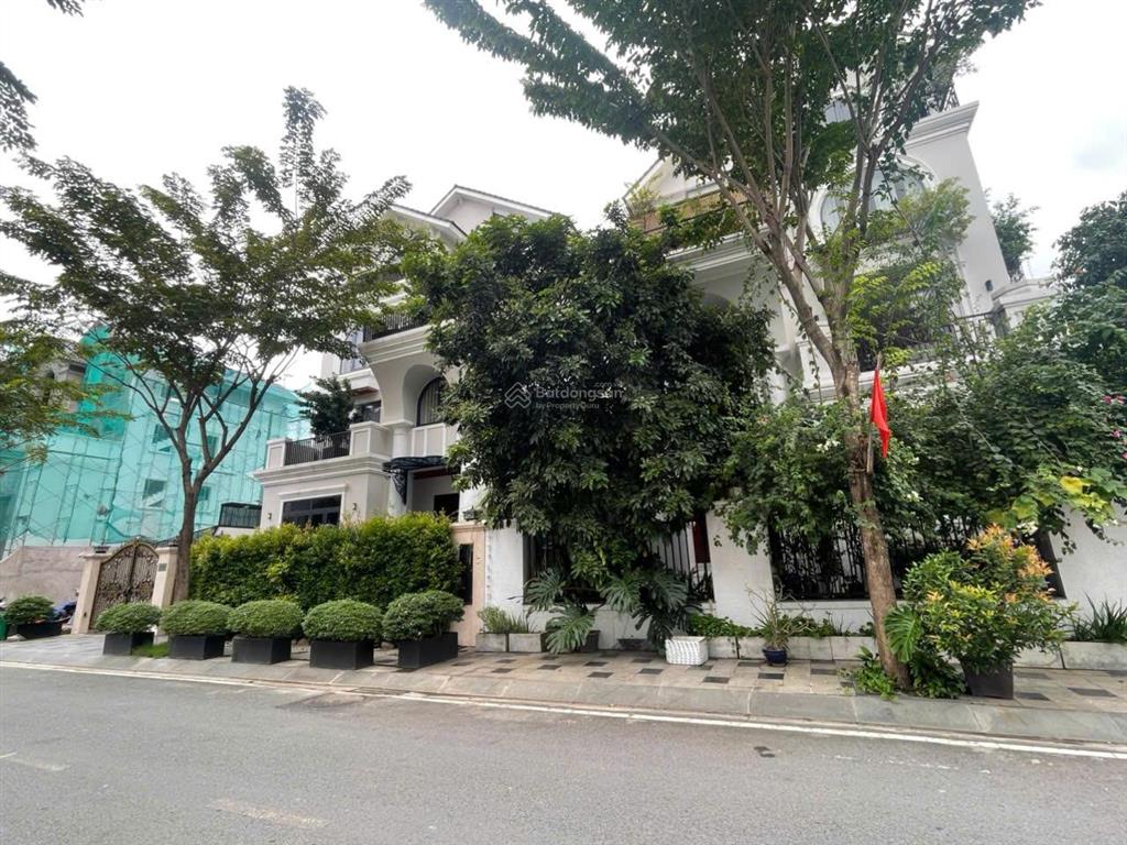 Bán nhanh nhà phố mới hoàn thiện full nội thất 126m2(7x18m) đường 12m thông khu kdc sài gòn mystery