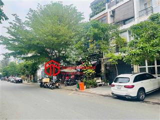 Tôi cần bán gấp nhà phố 80m2 gần công viên hồ sinh thái, sổ cá nhân hoàn công