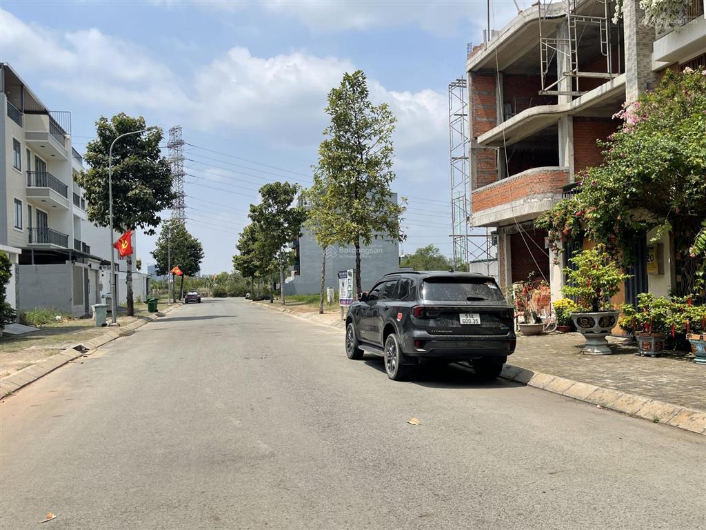 Chính chủ bán nhanh lô đất 216m2(9x24) kdc nam phan kikyo sổ riêng, giá rẻ nhất thị trường 18.6 tỉ