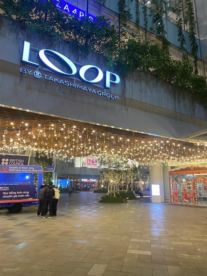 Bán căn hộ 210m2 4pn3vs chung cư cc indochina plaza xuân thủy, sổ sẵn, có slot xe.  0818 340 ***