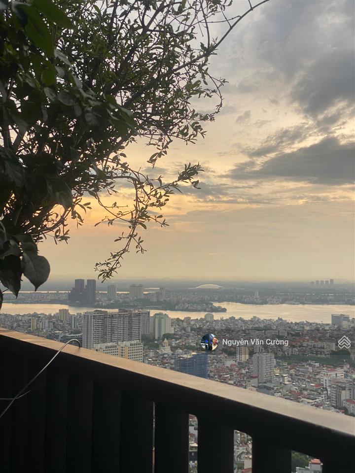 Em bán căn hộ 210m2 4pn 3vs chung cư cao cấp discovery complex  302 cầu giấy.  0818 340 ***