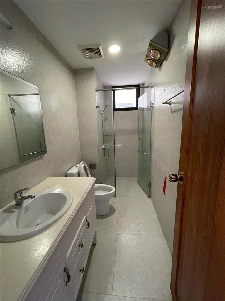 Cho thuê căn hộ 135m2, có slot xe, giá tốt chung cư iris garden  30 trần hữu dực,  0818 340 ***
