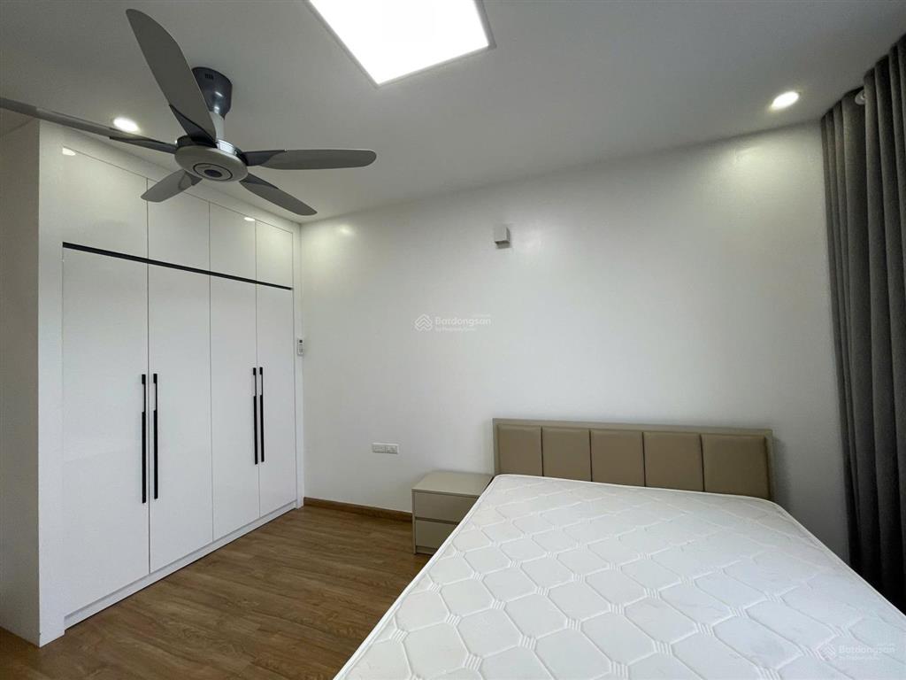 Cho thuê căn hộ 135m2, có slot xe, giá tốt chung cư iris garden  30 trần hữu dực,  0818 340 ***