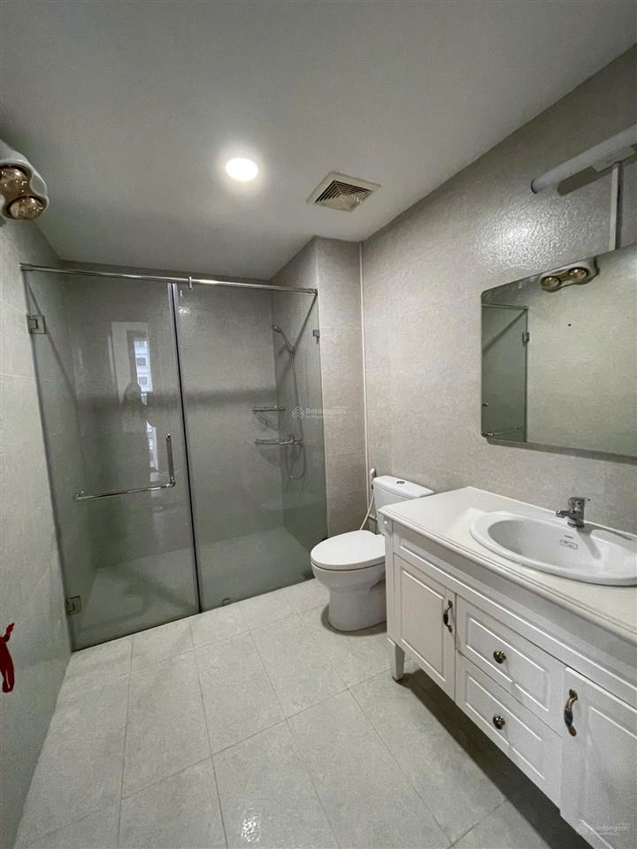 Cho thuê căn hộ 135m2, có slot xe, giá tốt chung cư iris garden  30 trần hữu dực,  0818 340 ***