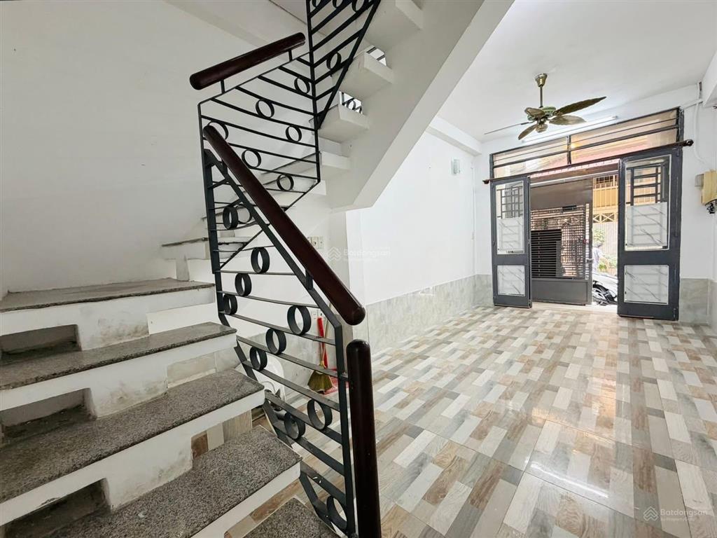 Hxh nguyễn đình chiểu, quận 3  hẻm kinh doanh  1 trục 20m ra mặt tiền  37m2  5 tầng  5pn