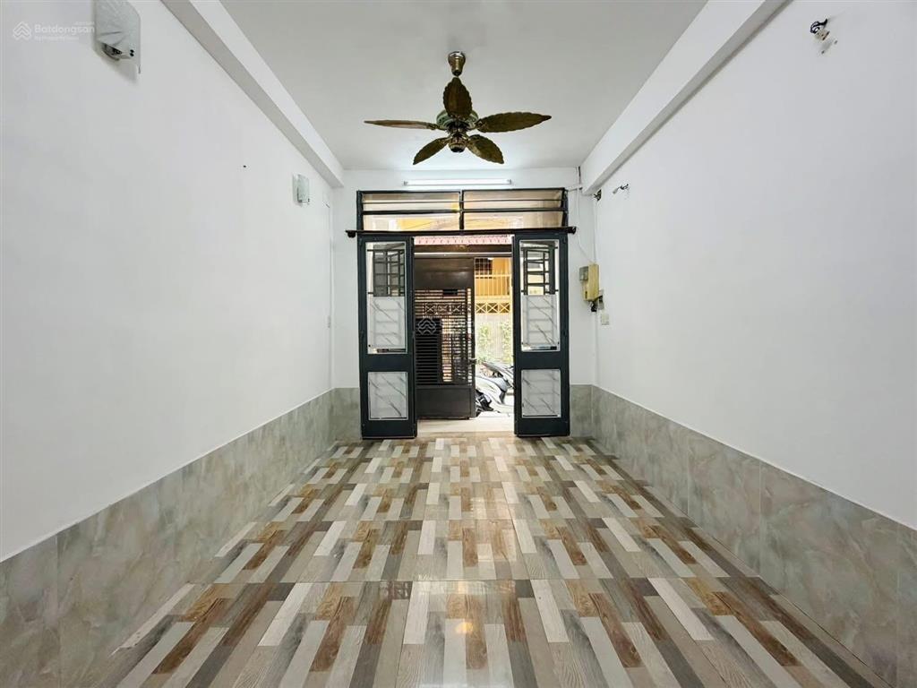 Hxh nguyễn đình chiểu, quận 3  hẻm kinh doanh  1 trục 20m ra mặt tiền  37m2  5 tầng  5pn