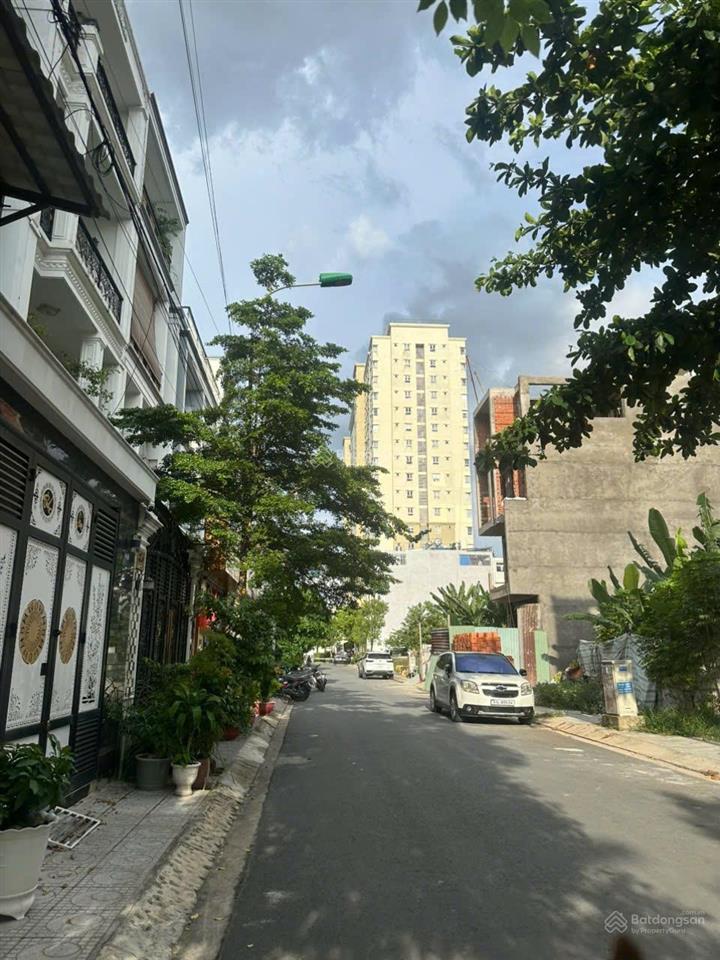 Cần bán gấp nhà hiệp thành city, giá chỉ 7.9 tỷ