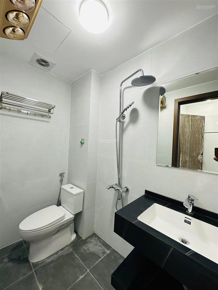 Chính chủ bán nhà phố nguyễn khánh toàn  cầu giấy, dt44m2 x 5 tầng, 6 phòng ngủ, giá nhỉnh 14 tỷ