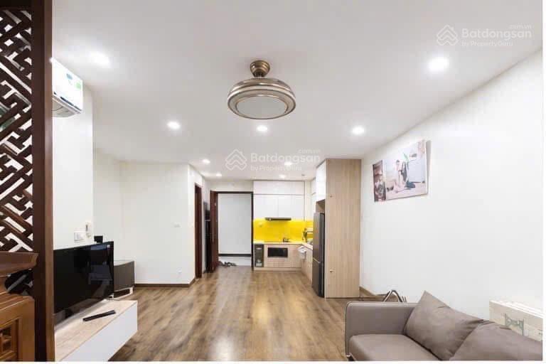 Chính chủ giảm ngay 200 triệu bán căn 69,9m hướng đông toà thăng long capital, có slot ô tô để hầm