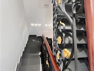 Nhỉn 7tỷ có ngay chdv cmt8 q3  đang khai thác tốt thu về 265 triệu/năm  48m2 5tấm btct  6pn 6wc