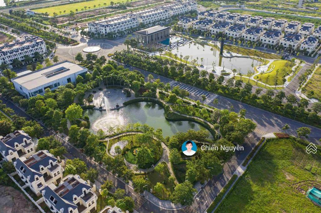 Hot! chính chủ gửi bán căn liền kề view công viên, vị trí trung tâm, mặt đường 30m, giá đầu tư