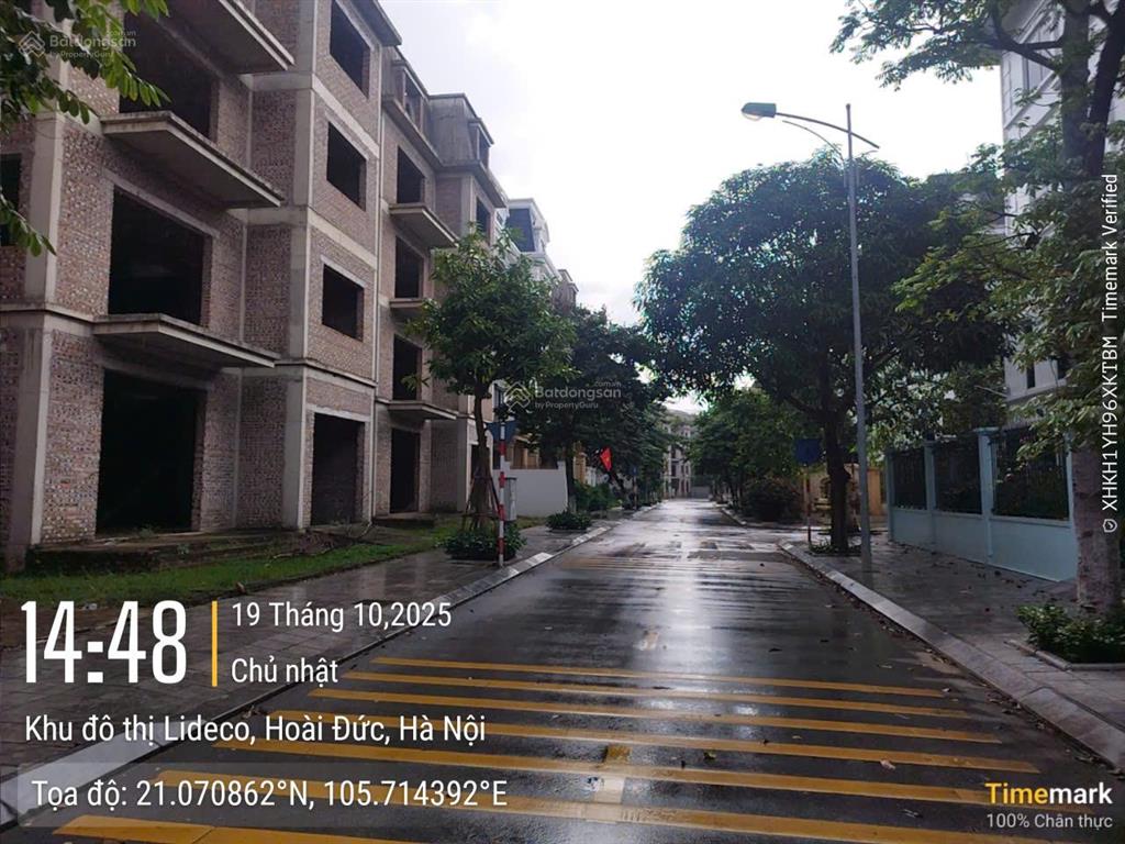 Anh sếp gửi bán căn biệt thự song lập 222m2, sẵn sổ đỏ, giá tốt để đầu tư, dễ khai thác dòng tiền