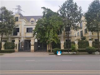 Cần bán biệt thự song lập 201m2, đường 25m, trục chính, mẫu mới mặt tiền rộng, có hầm, giá đầu tư
