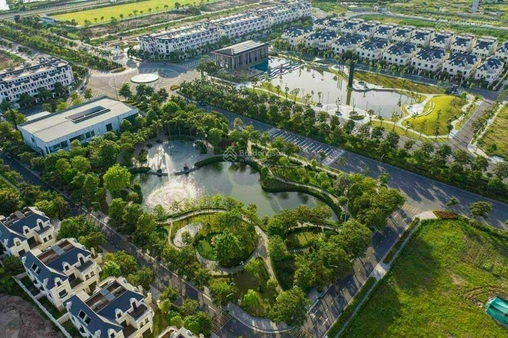 Cần bán biệt thự song lập 201m2, đường 25m, trục chính, mẫu mới mặt tiền rộng, có hầm, giá đầu tư