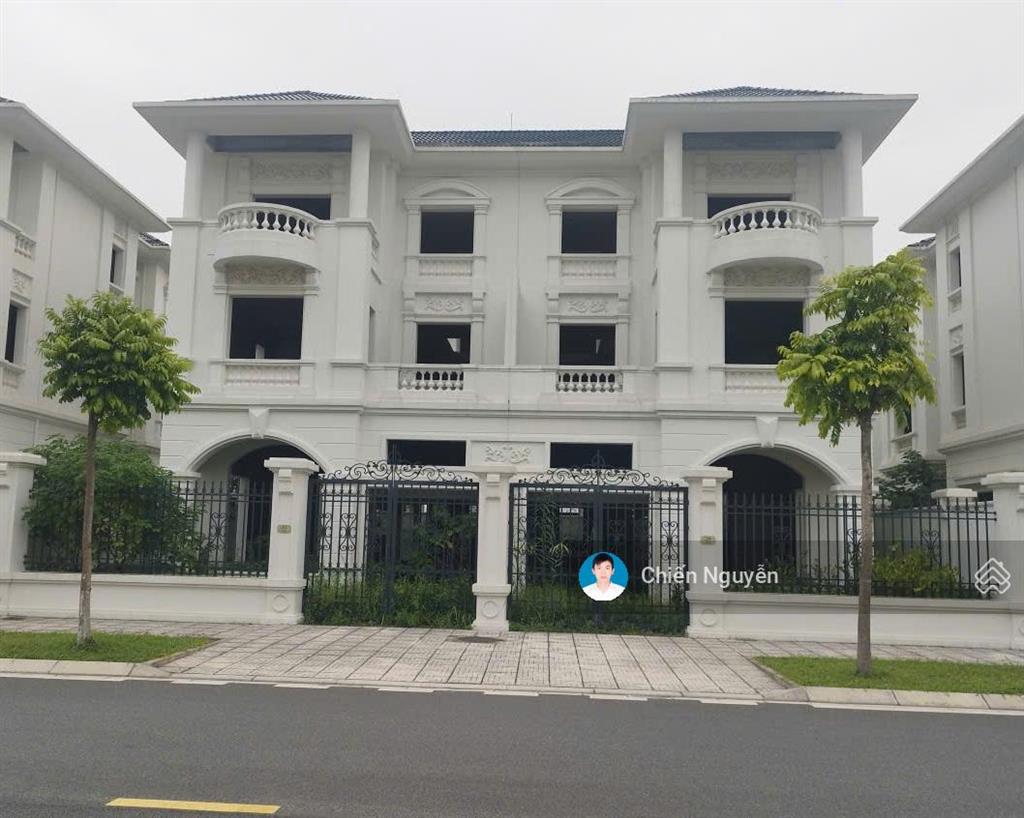 Hot! cần bán biệt thự vườn cam 200m2, hướng tây bắc, vị trí đẹp, giá đầu tư 140tr/m2