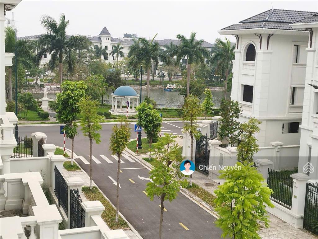 Biệt thự đơn lập hướng đông nam, gần công viên trung tâm, chủ nhà thiện chí bán, giá tốt