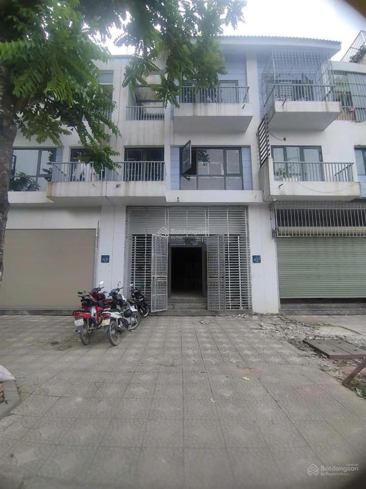 Hot! bán liền kề mặt đường văn tiến dũng rộng 40m view công viên, mặt tiền rộng 2 mặt đường, 4 tầng