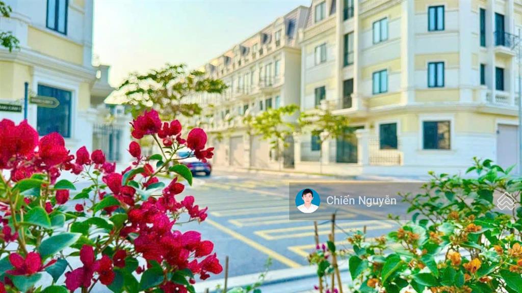 Cần bán căn liền kề 80m2, gần công viên, giá hời, vị trí đẹp, có thang máy, có hầm
