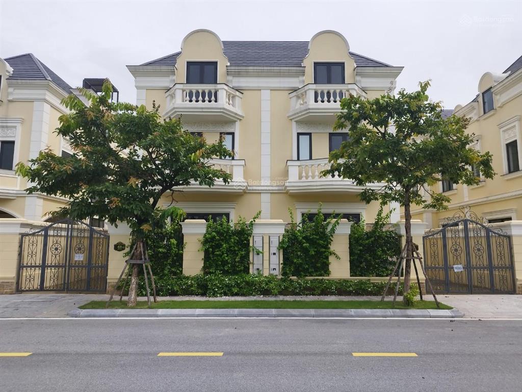 Cho thuê biệt thự góc có hầm đường lớn, gần vành đai 3.5, diện tích 200m2, giá tốt dự án