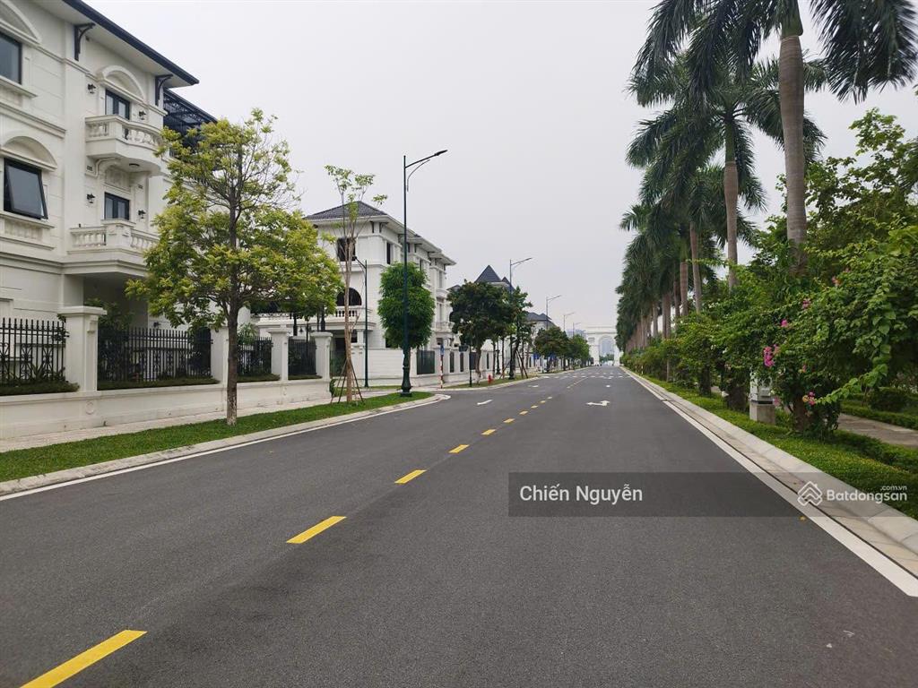 Biệt thự 200m2, mặt đường vành đai 3.5 rộng 60m, thích hợp làm văn phòng, nhà hàng