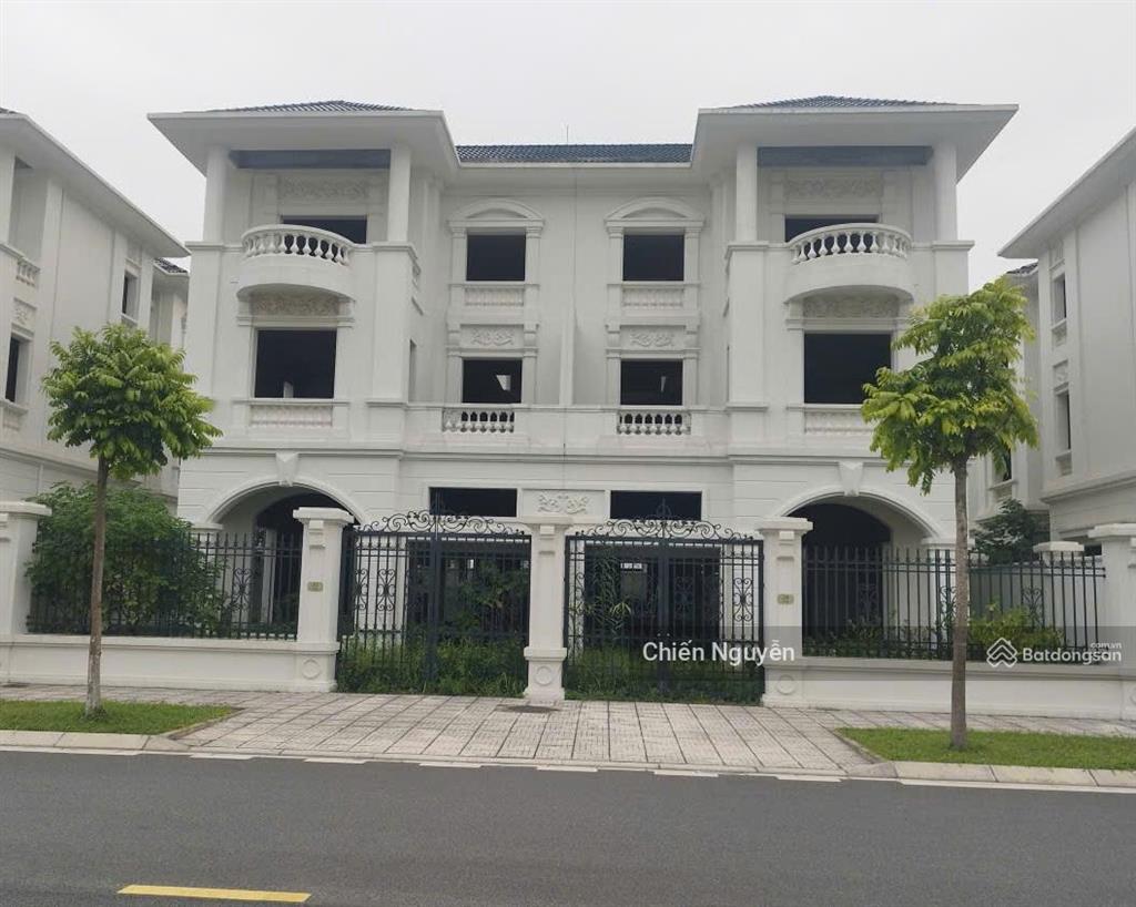 Biệt thự 200m2, mặt đường vành đai 3.5 rộng 60m, thích hợp làm văn phòng, nhà hàng