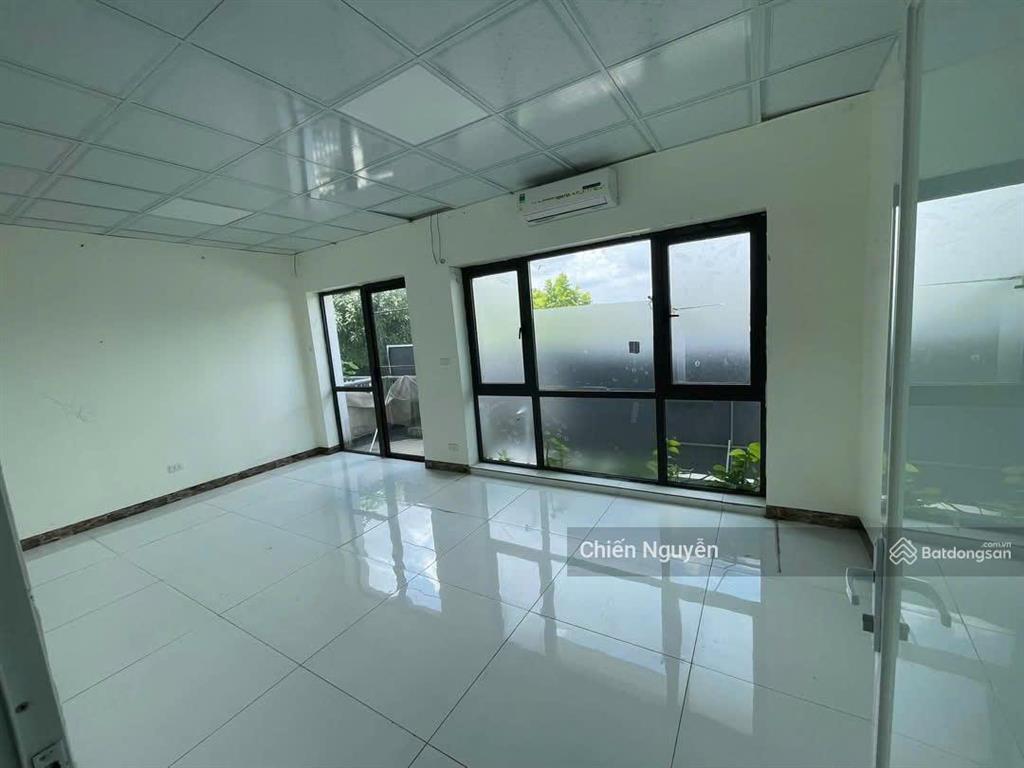 Liền kề 90m2, giá tốt đã hoàn thiện thích hợp làm văn phòng, vị trí đẹp thuận tiện để xe và đi lại