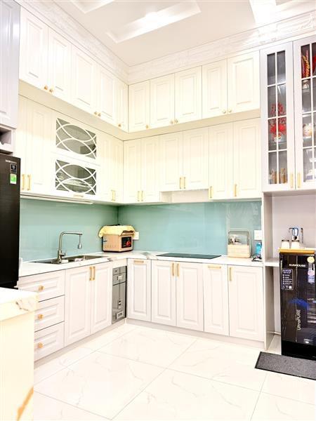 Nhà riêng dt 6x18.7m2, ô tô ngủ trong nhà, cách huỳnh tấn phát vài bước chân giá 13,8 tỷ tl mạnh
