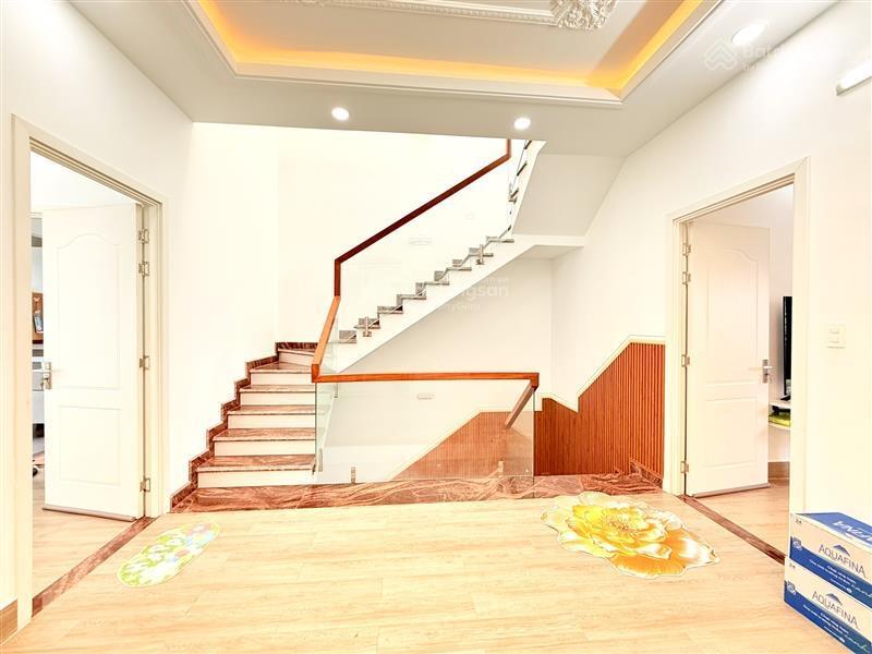 Nhà riêng dt 6x18.7m2, ô tô ngủ trong nhà, cách huỳnh tấn phát vài bước chân giá 13,8 tỷ tl mạnh