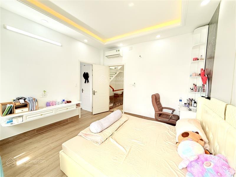 Nhà riêng dt 6x18.7m2, ô tô ngủ trong nhà, cách huỳnh tấn phát vài bước chân giá 13,8 tỷ tl mạnh